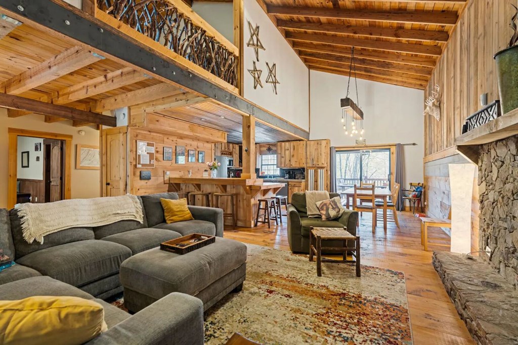 422487 Blue Ridge Residential