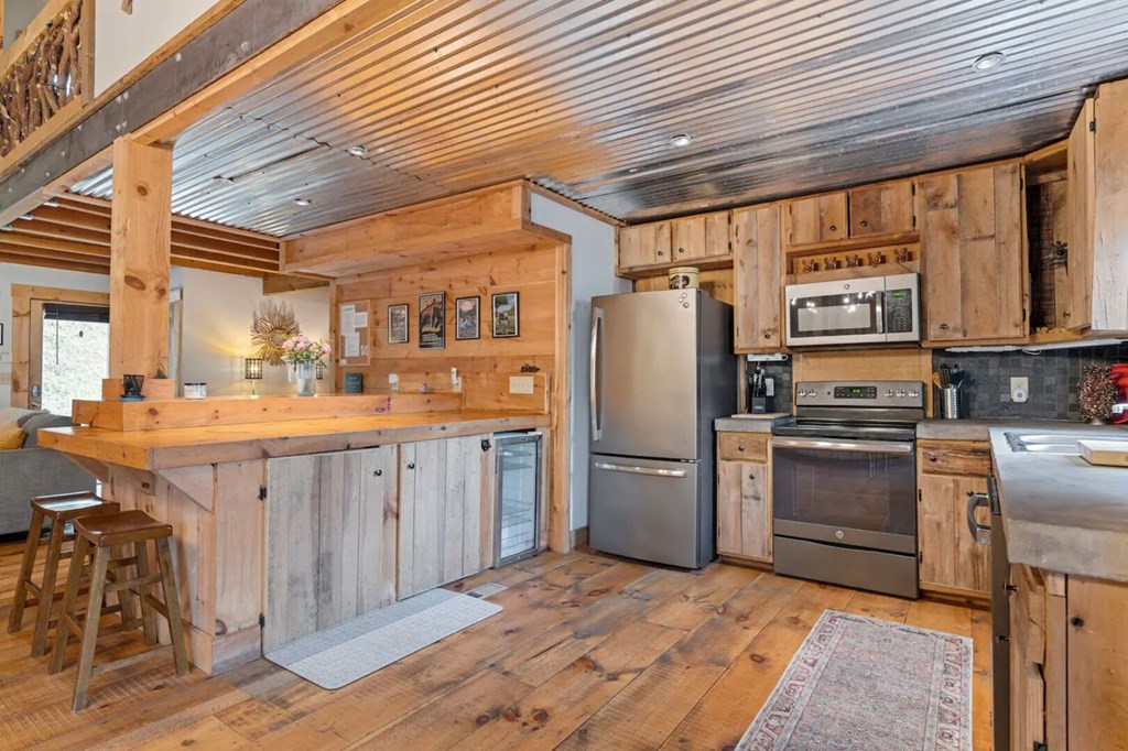 422487 Blue Ridge Residential