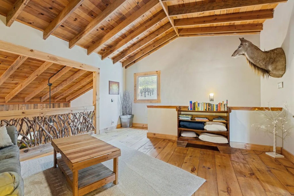 422487 Blue Ridge Residential