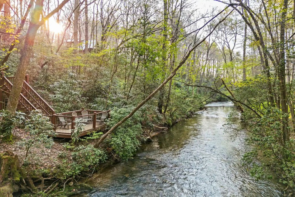 422487 Blue Ridge Residential