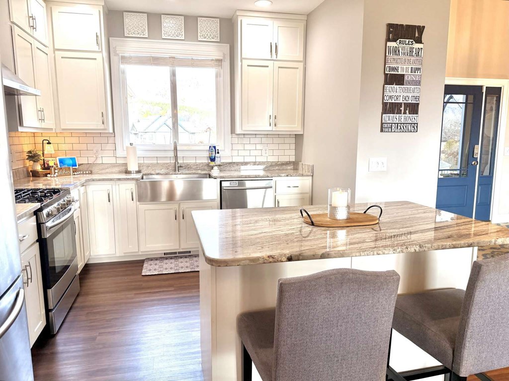 422490 Young Harris Residential