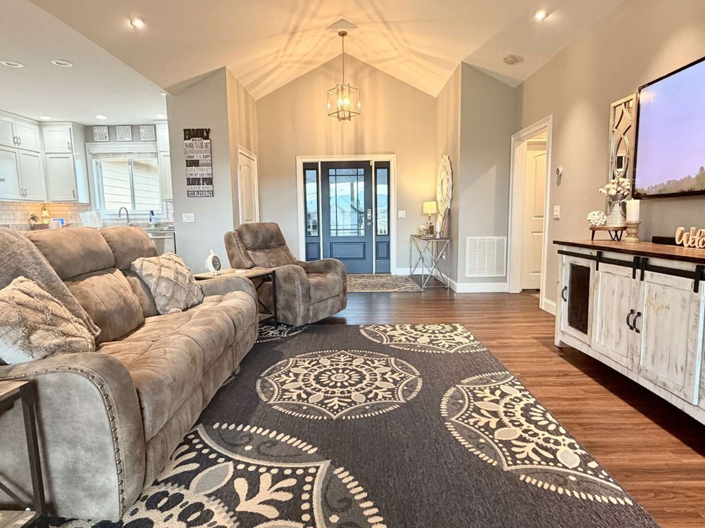 422490 Young Harris Residential