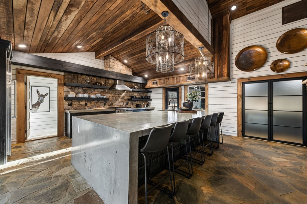 422496 McCaysville Residential