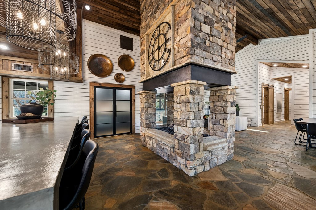 422496 McCaysville Residential