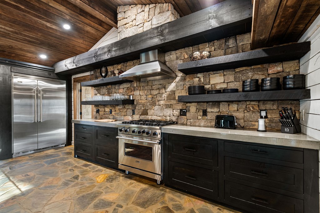 422496 McCaysville Residential