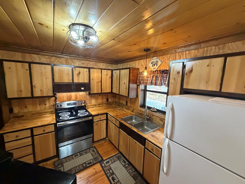 422507 Blue Ridge Residential