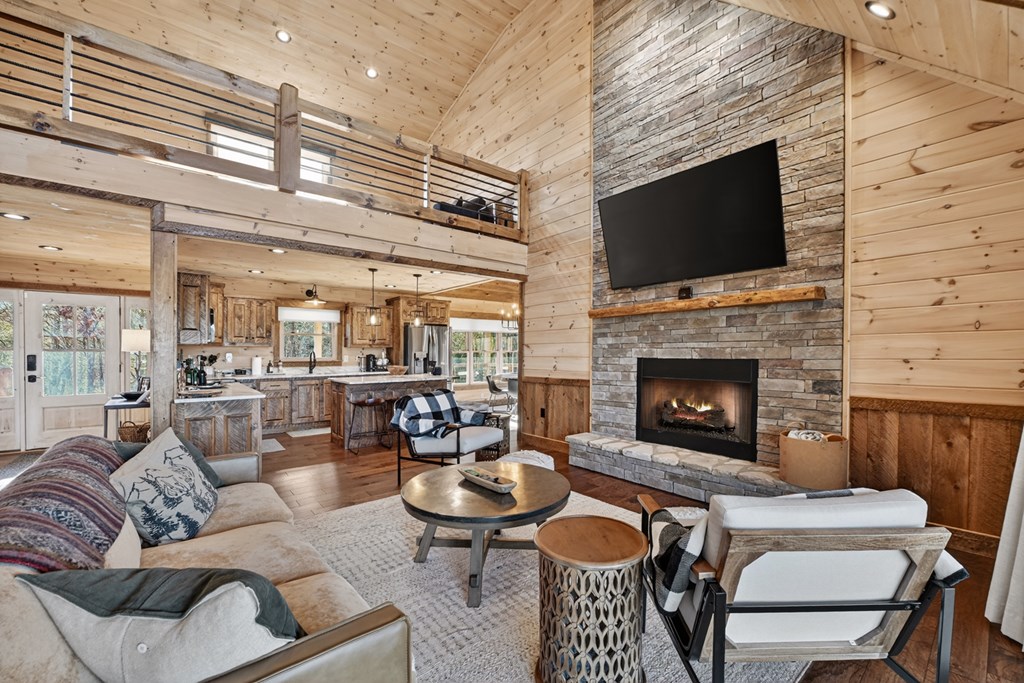 422512 Blue Ridge Residential