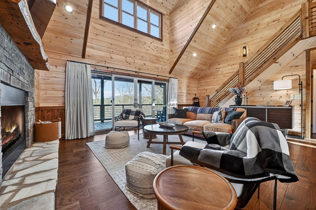 422512 Blue Ridge Residential