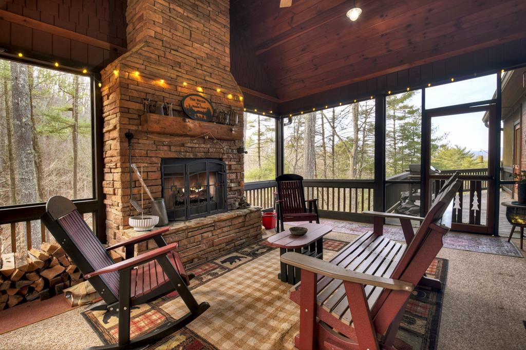 422515 Mineral Bluff Residential