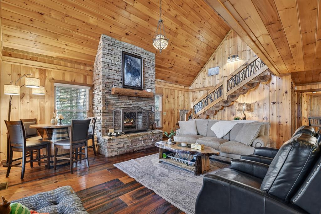 422515 Mineral Bluff Residential