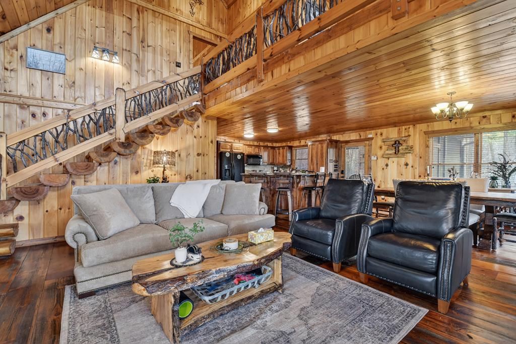 422515 Mineral Bluff Residential