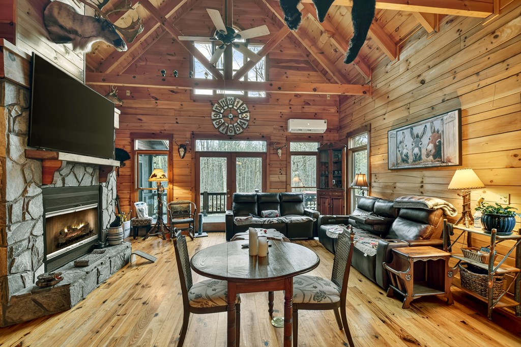 422535 Talking Rock Residential