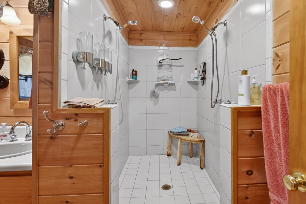 422535 Talking Rock Residential