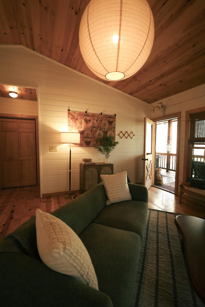 422537 Blue Ridge Residential