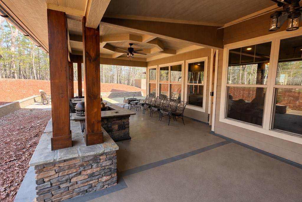 422539 Young Harris Residential