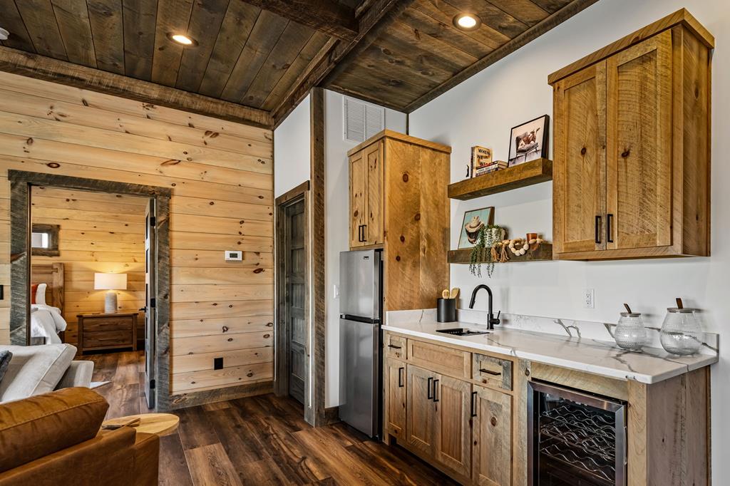 422543 Epworth Residential