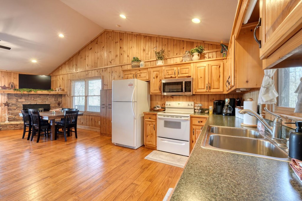 422544 Hiawassee Residential