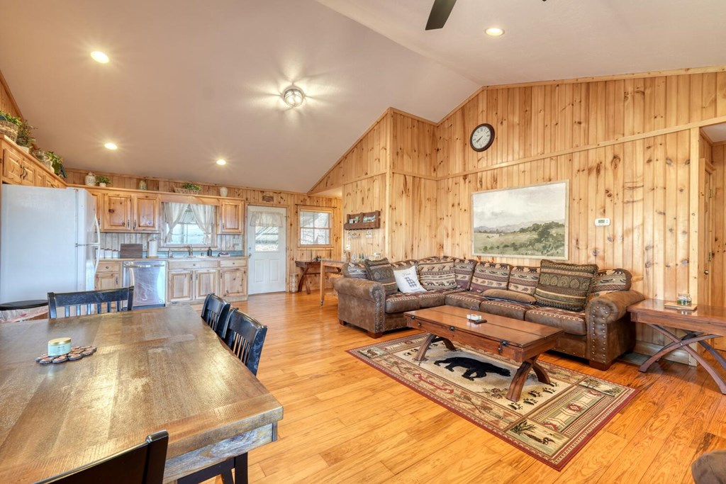 422544 Hiawassee Residential