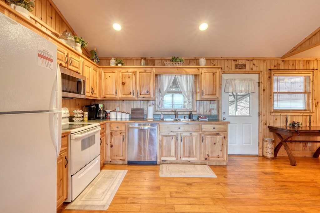 422544 Hiawassee Residential