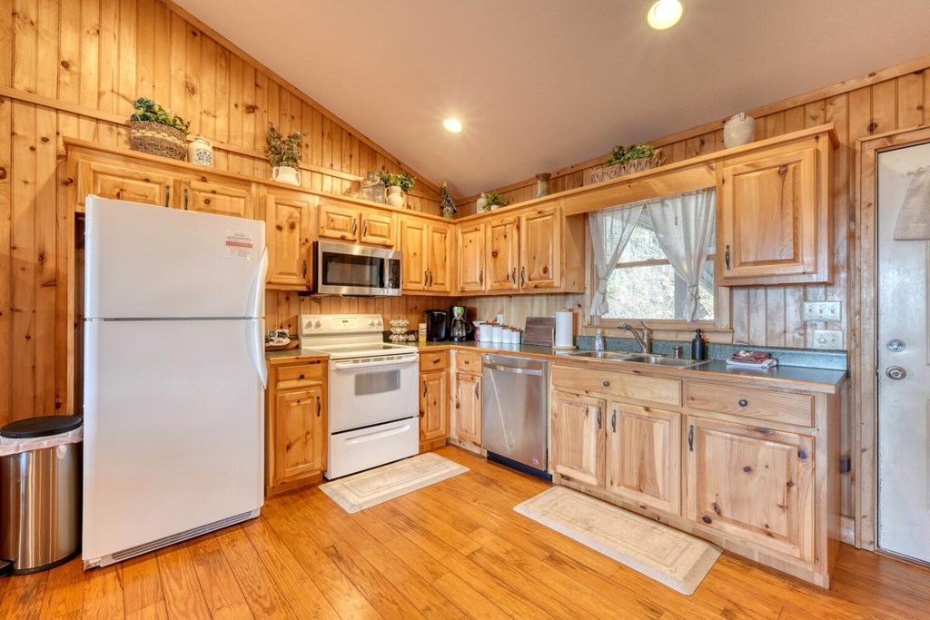 422544 Hiawassee Residential