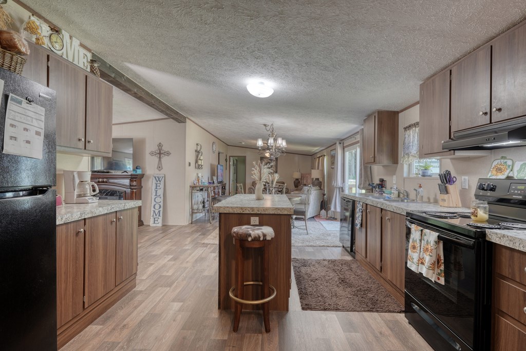 422546 Young Harris Residential