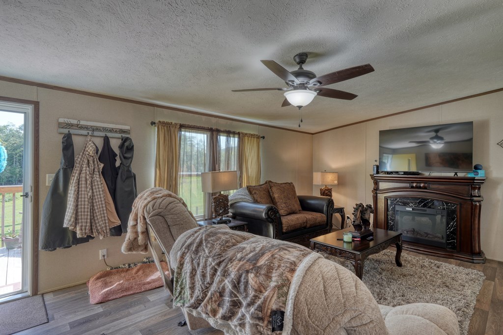 422546 Young Harris Residential