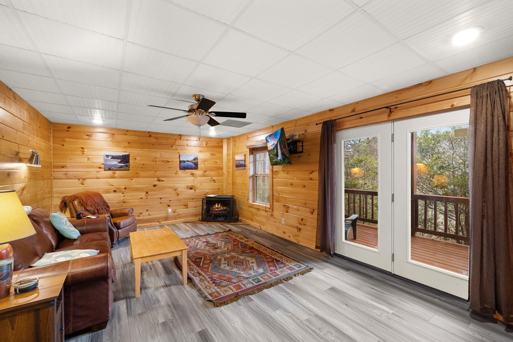 422547 Blue Ridge Residential