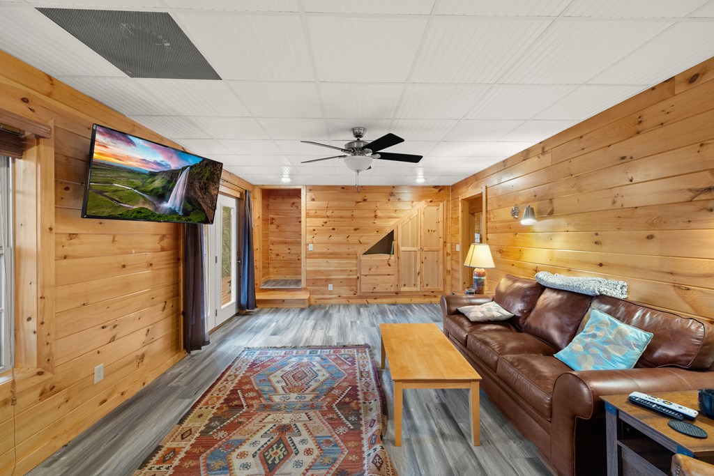 422547 Blue Ridge Residential