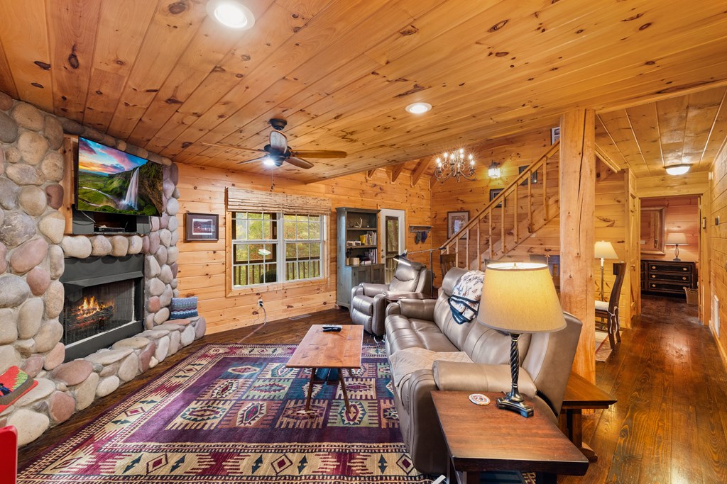 422547 Blue Ridge Residential