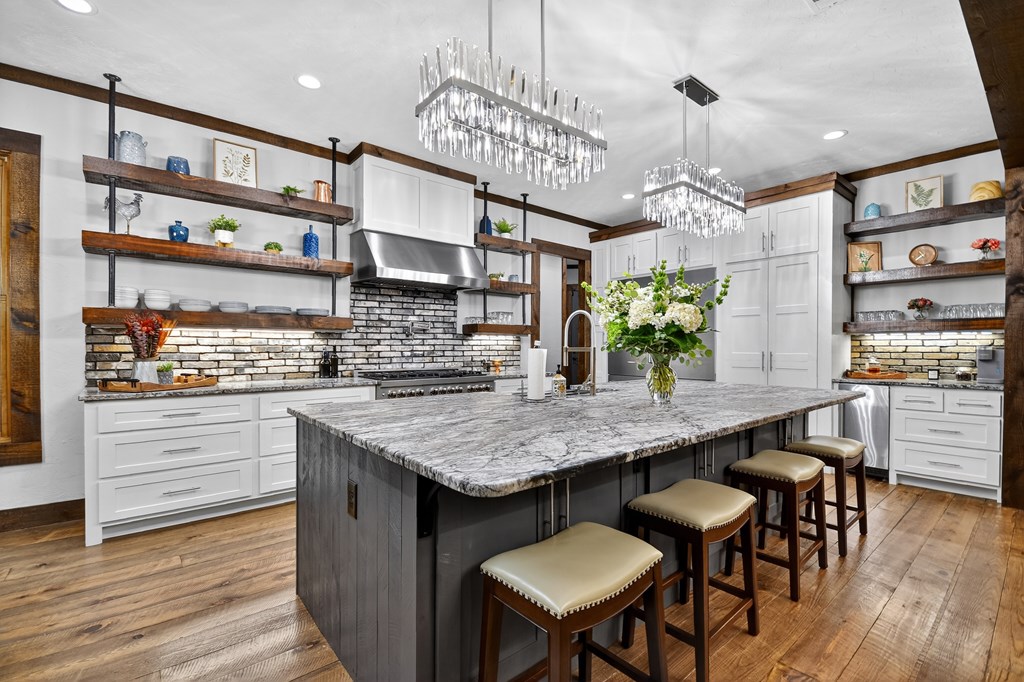 422554 Mineral Bluff Residential