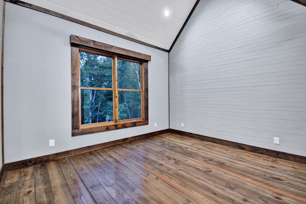 422554 Mineral Bluff Residential