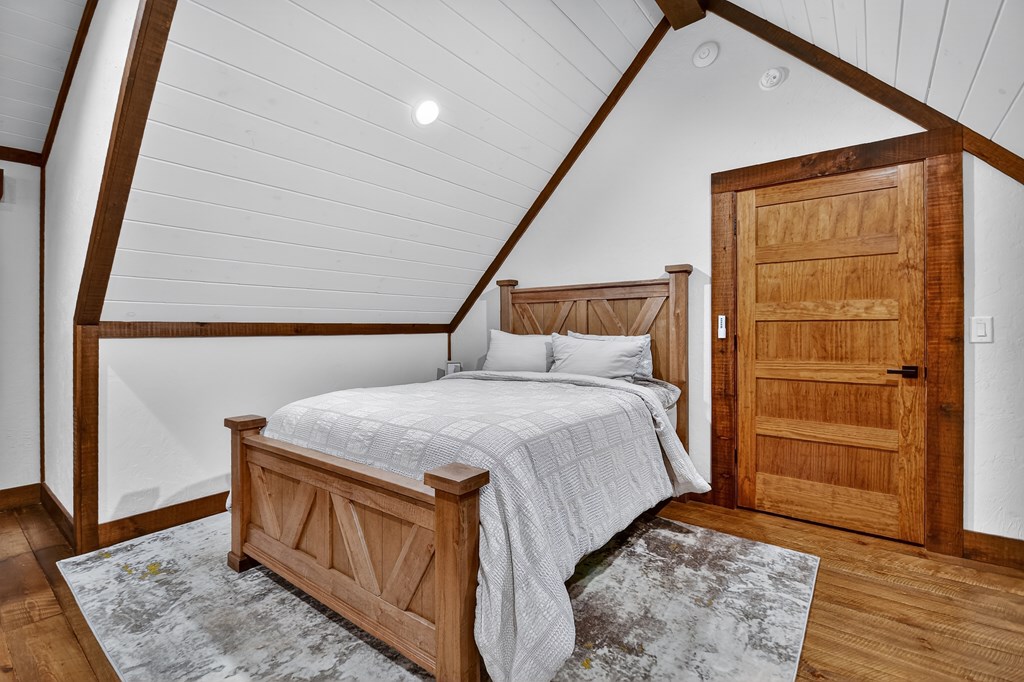 422554 Mineral Bluff Residential