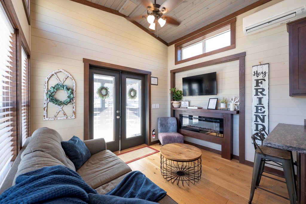 422561 Morganton Residential