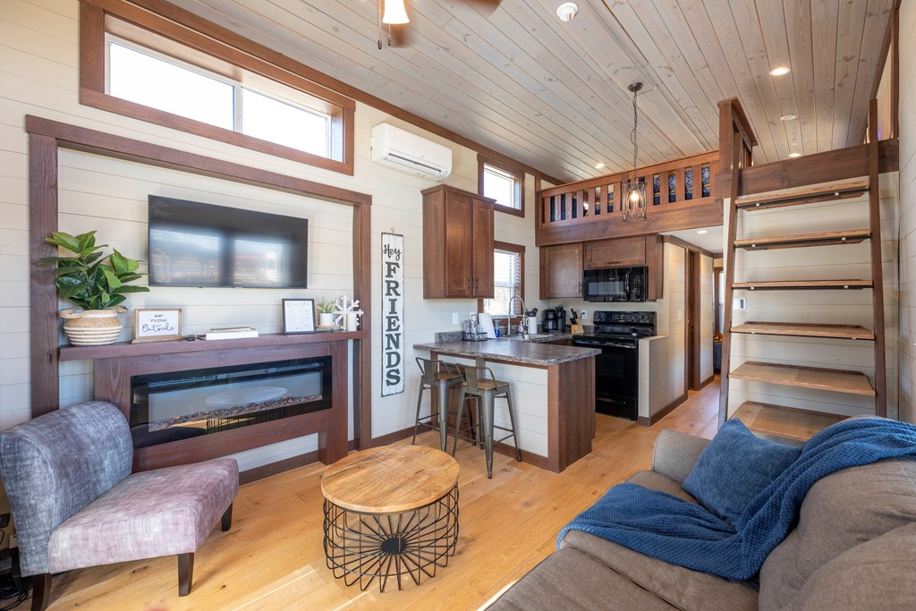 422561 Morganton Residential