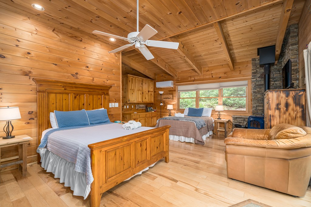 422562 Blue Ridge Residential