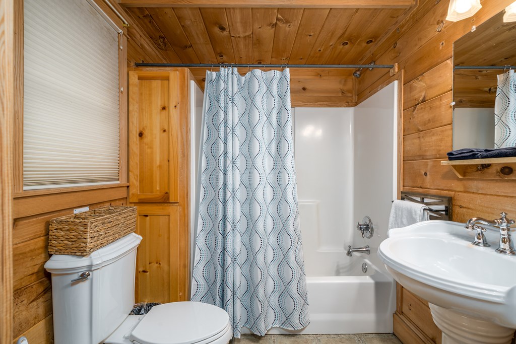 422562 Blue Ridge Residential