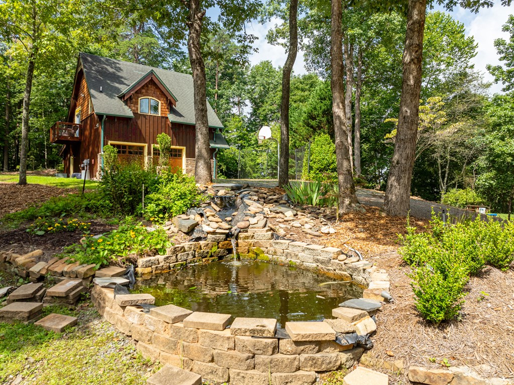 422562 Blue Ridge Residential