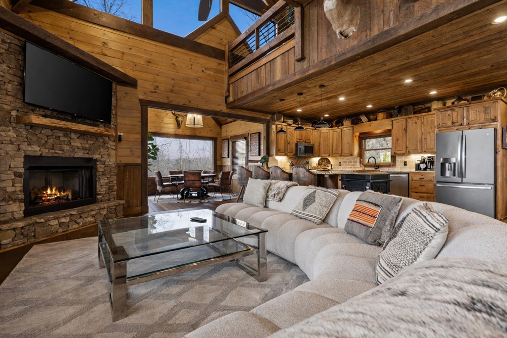 422563 Blue Ridge Residential