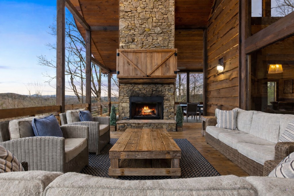 422563 Blue Ridge Residential