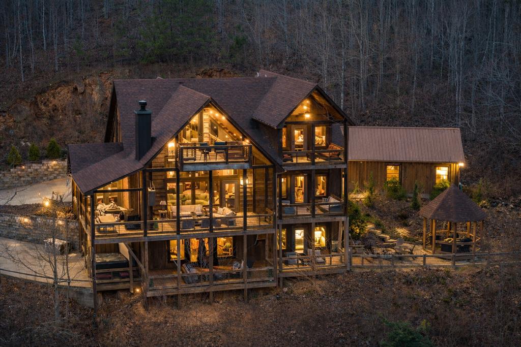 422563 Blue Ridge Residential