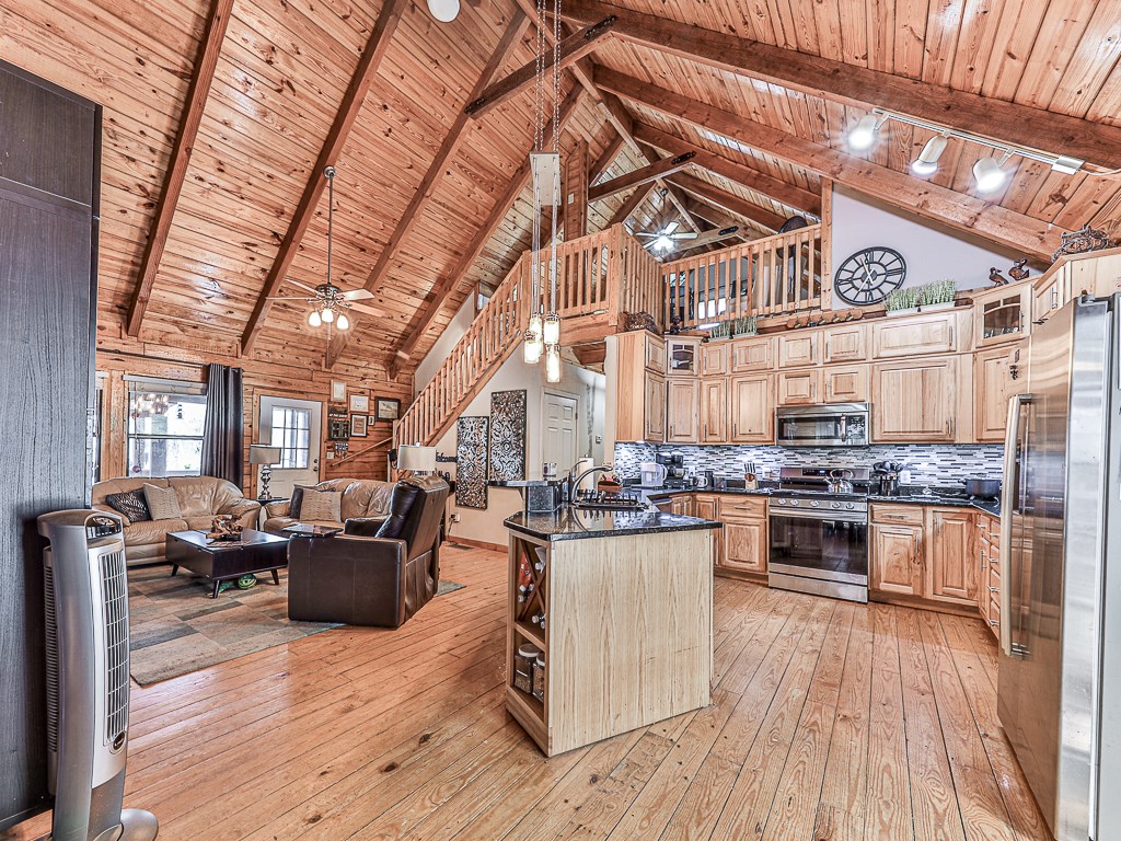 422566 Ellijay Residential