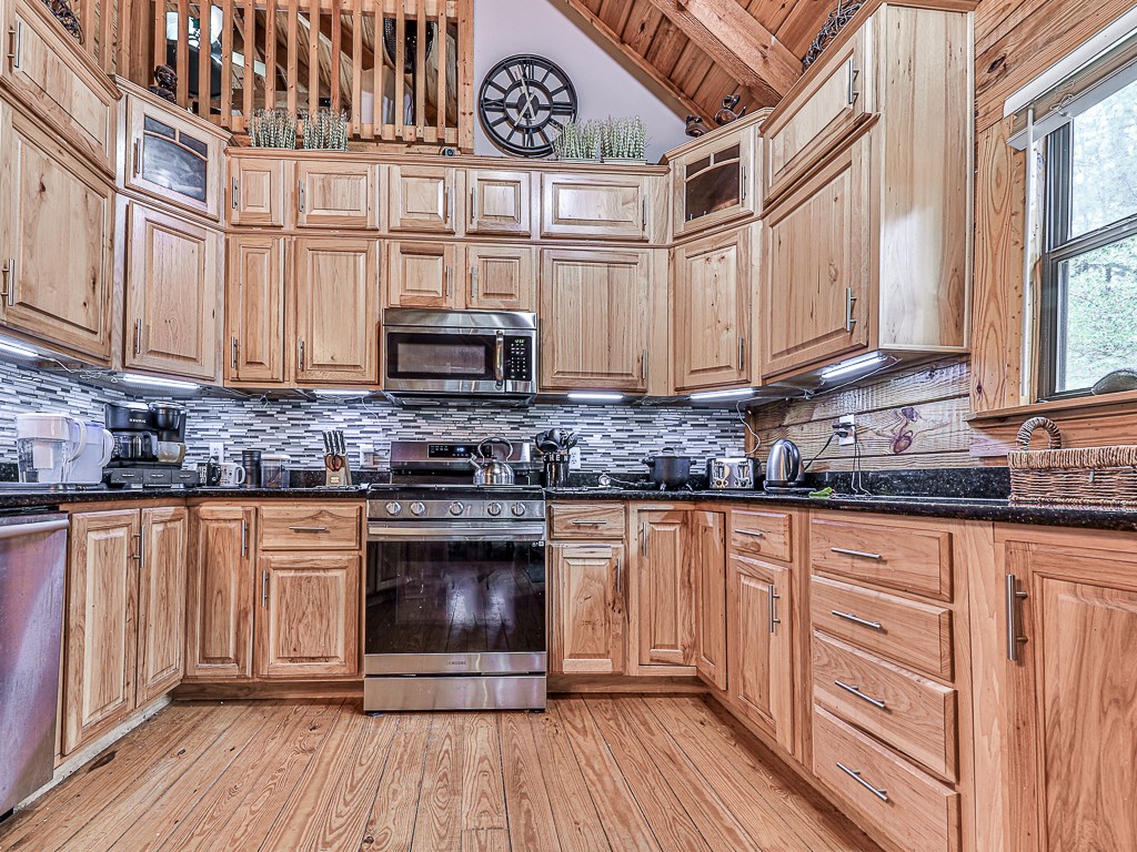 422566 Ellijay Residential