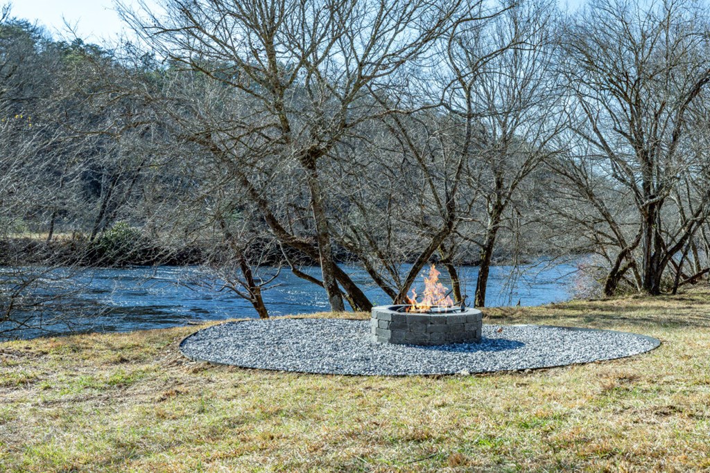 422577 Mineral Bluff Residential