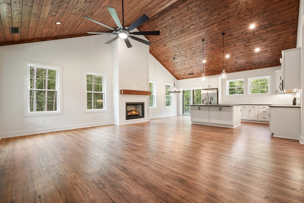 422588 Talking Rock Residential