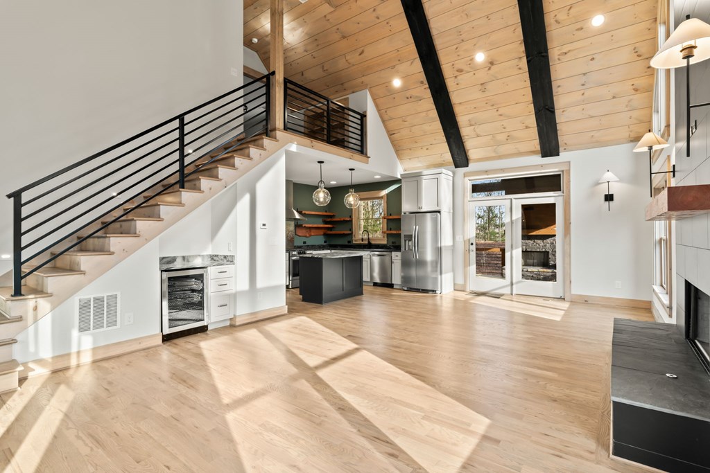 422594 Blue Ridge Residential