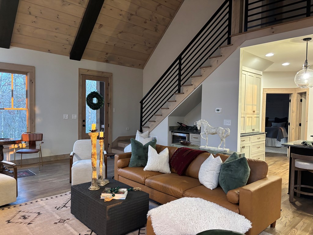 422594 Blue Ridge Residential