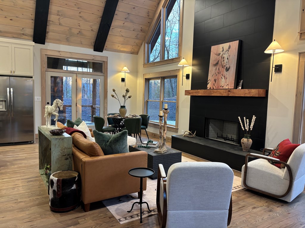 422594 Blue Ridge Residential