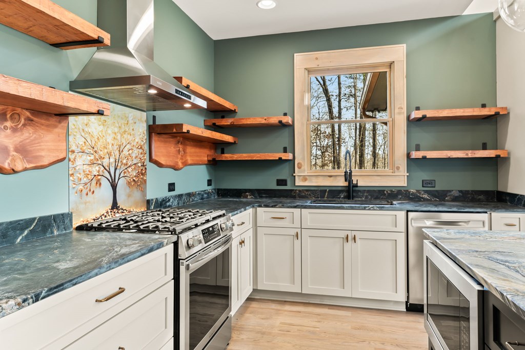 422594 Blue Ridge Residential