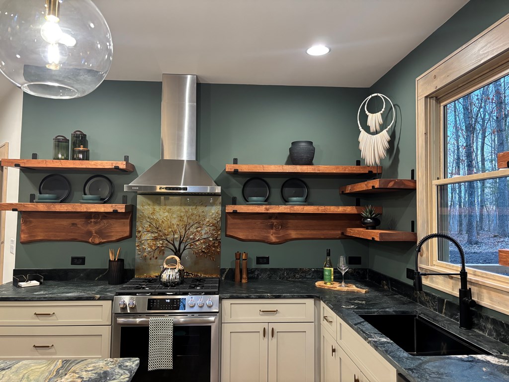 422594 Blue Ridge Residential