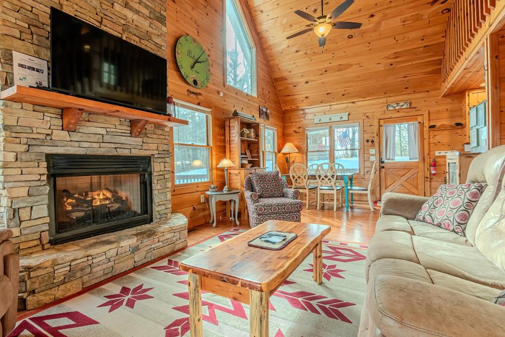 422597 Mineral Bluff Residential